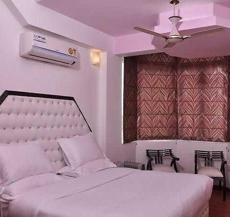 เดอะ รอยัล คอร์ต โฮเทล Hotel ไนนิตาล ภายนอก รูปภาพ