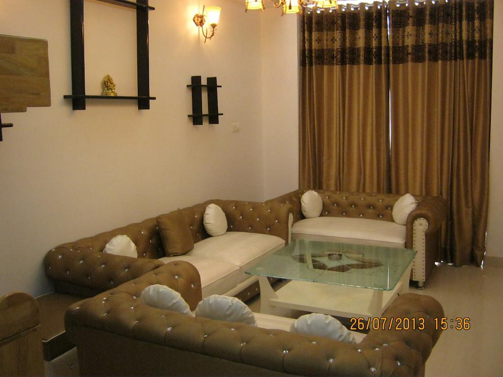 เดอะ รอยัล คอร์ต โฮเทล Hotel ไนนิตาล ภายนอก รูปภาพ
