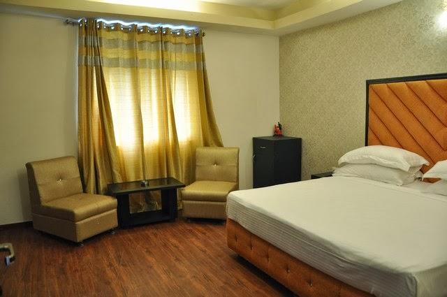 เดอะ รอยัล คอร์ต โฮเทล Hotel ไนนิตาล ภายนอก รูปภาพ
