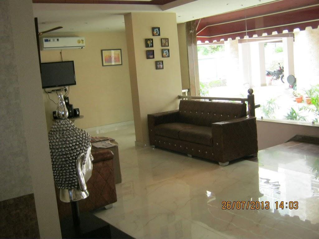 เดอะ รอยัล คอร์ต โฮเทล Hotel ไนนิตาล ภายนอก รูปภาพ